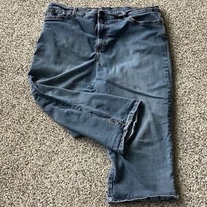 Gloria Vanderbilt All Around Slimming Blue Women's Jean Capris